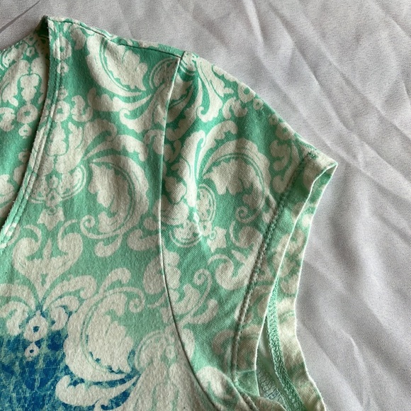 Liz Claiborne scoop neck tshirt - Picture 3 of 5